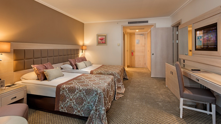 Miracle Resort Hotel